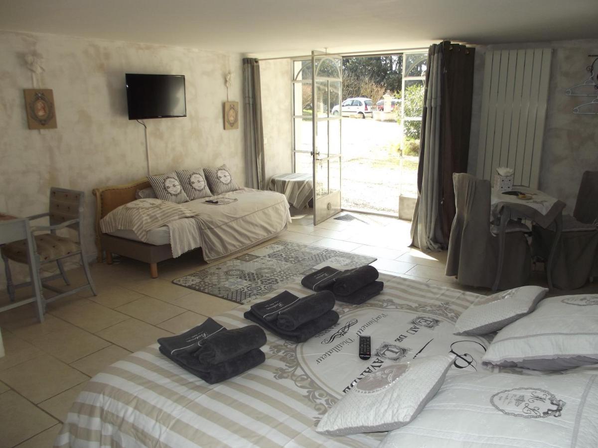 Le Moulin De Sonnailles Bed & Breakfast Cabries Room photo