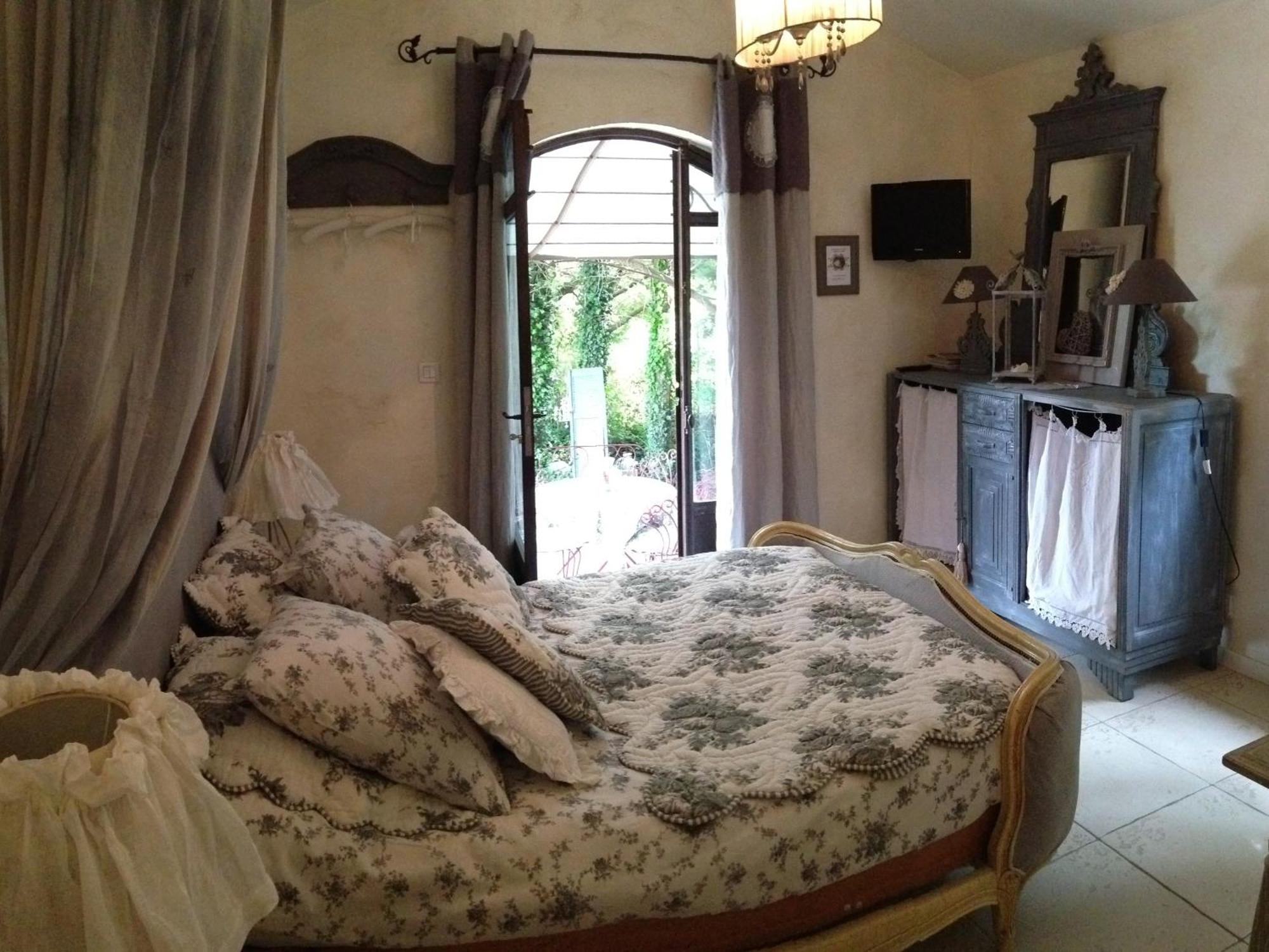 Le Moulin De Sonnailles Bed & Breakfast Cabries Room photo